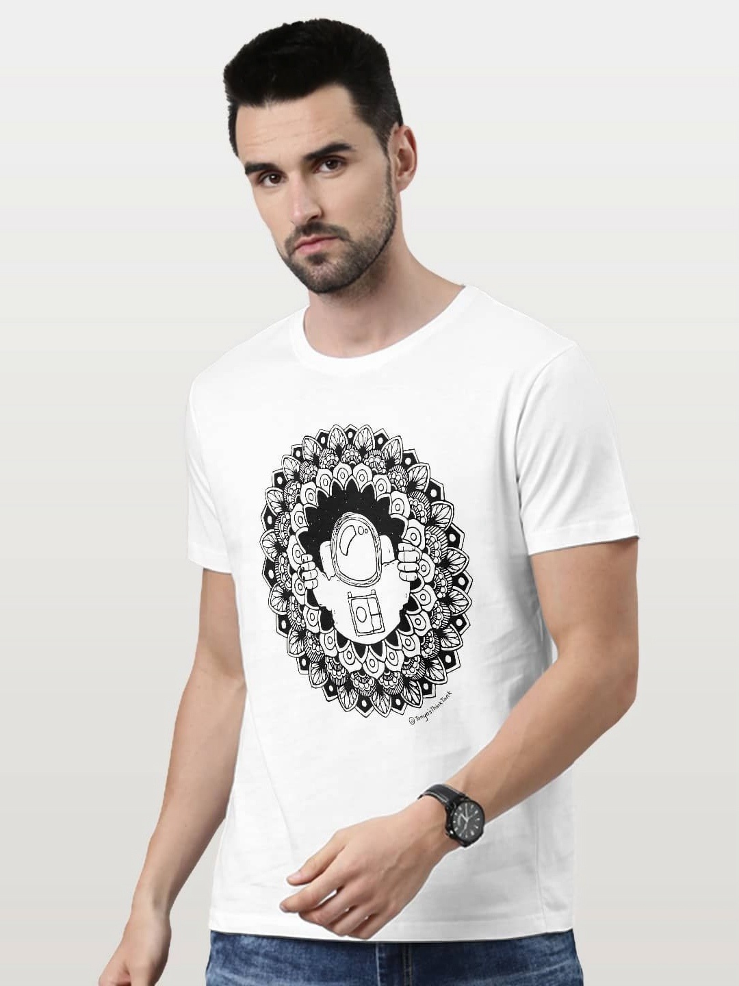 

macmerise Men Printed Raw Edge T-shirt, White