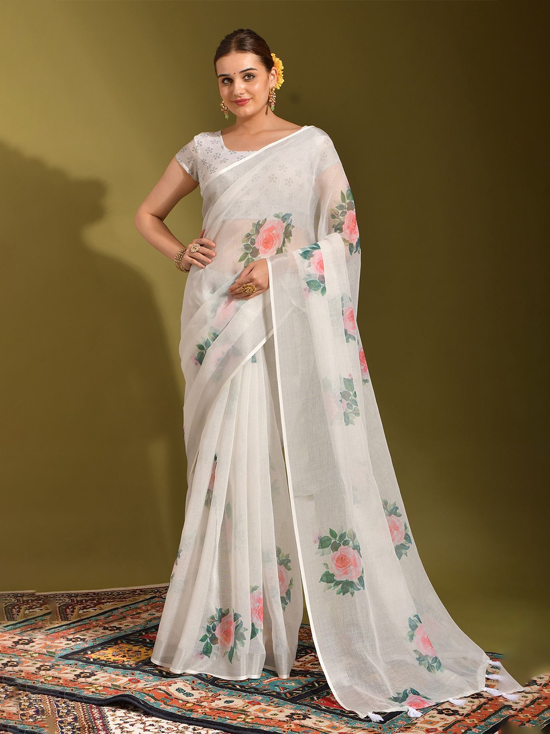 

QVAZOR Floral Printed Pure Linen Saree, White