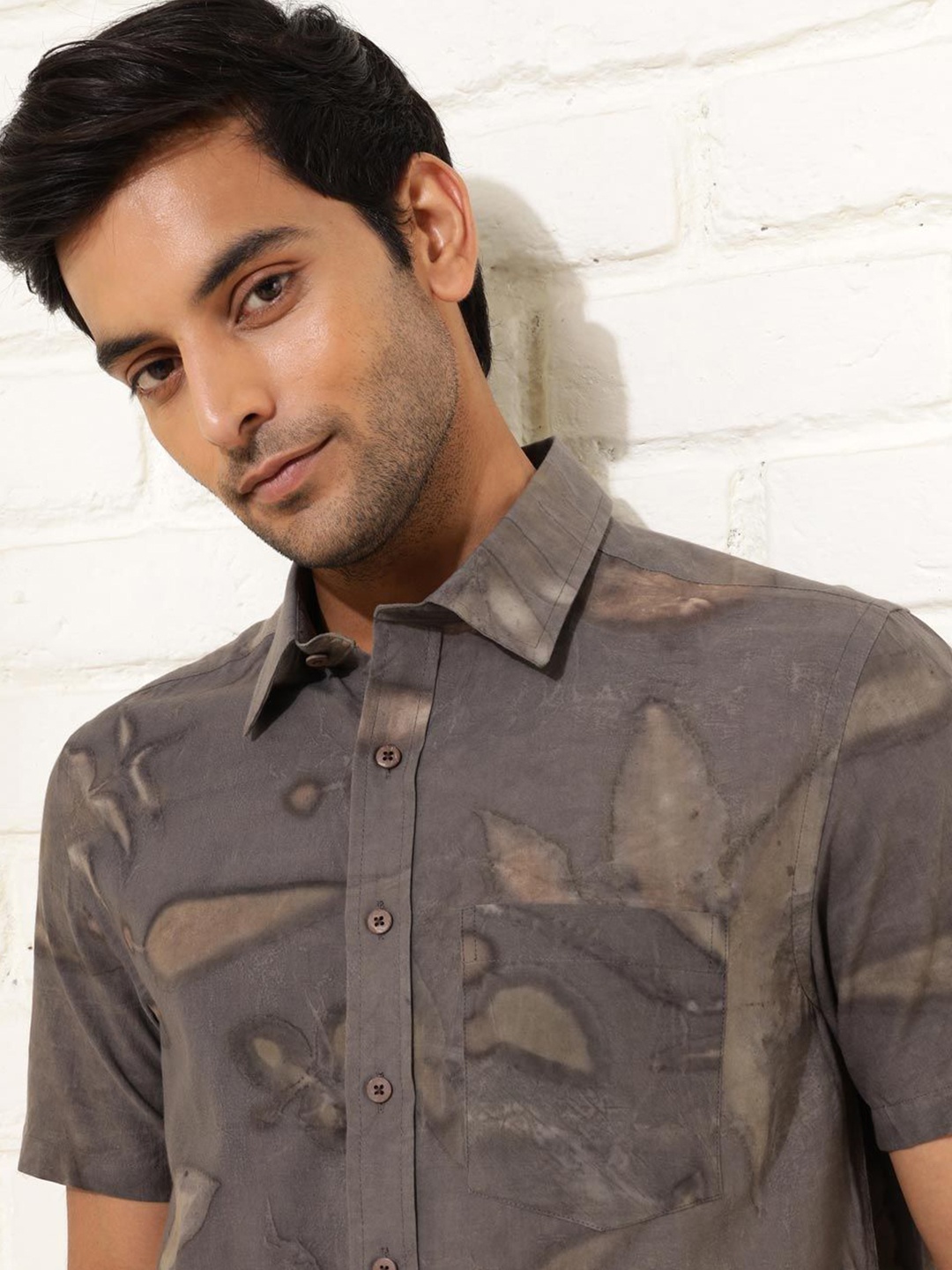 

Fabindia Men Spread Collar Abstract Printed Abstract Cotton Casual Shirt, Grey