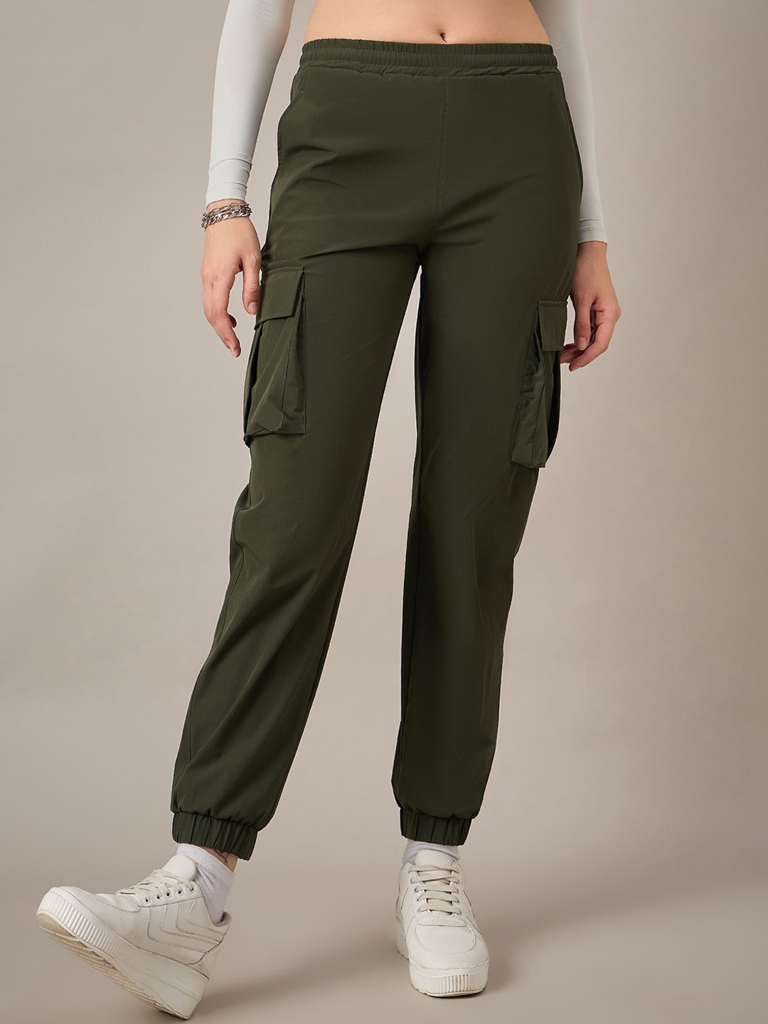 

The Roadster Lifestyle Co Women Slim-Fit Mid Rise Cargo Joggers, Olive