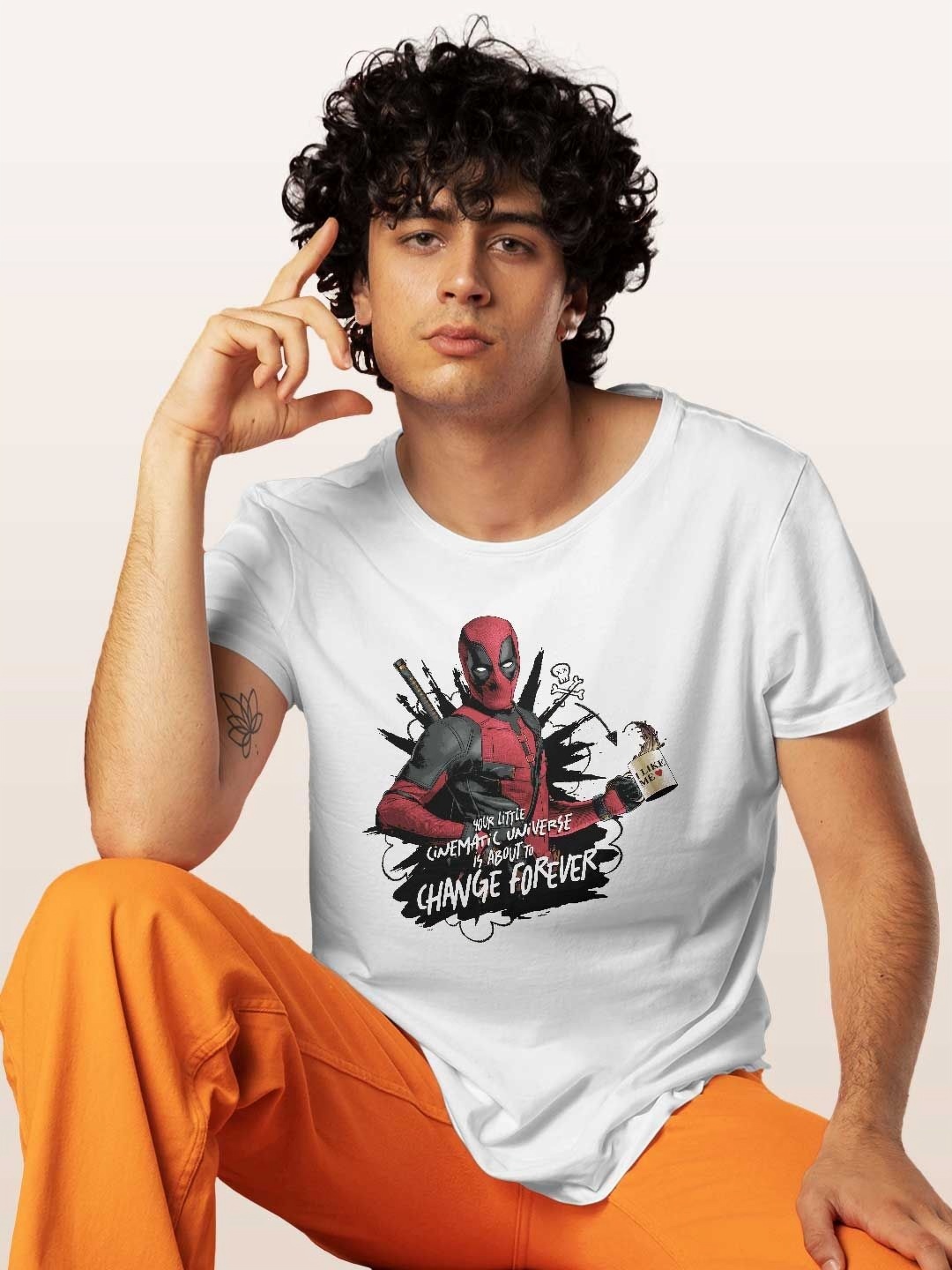 

macmerise Men Printed Applique T-shirt, White
