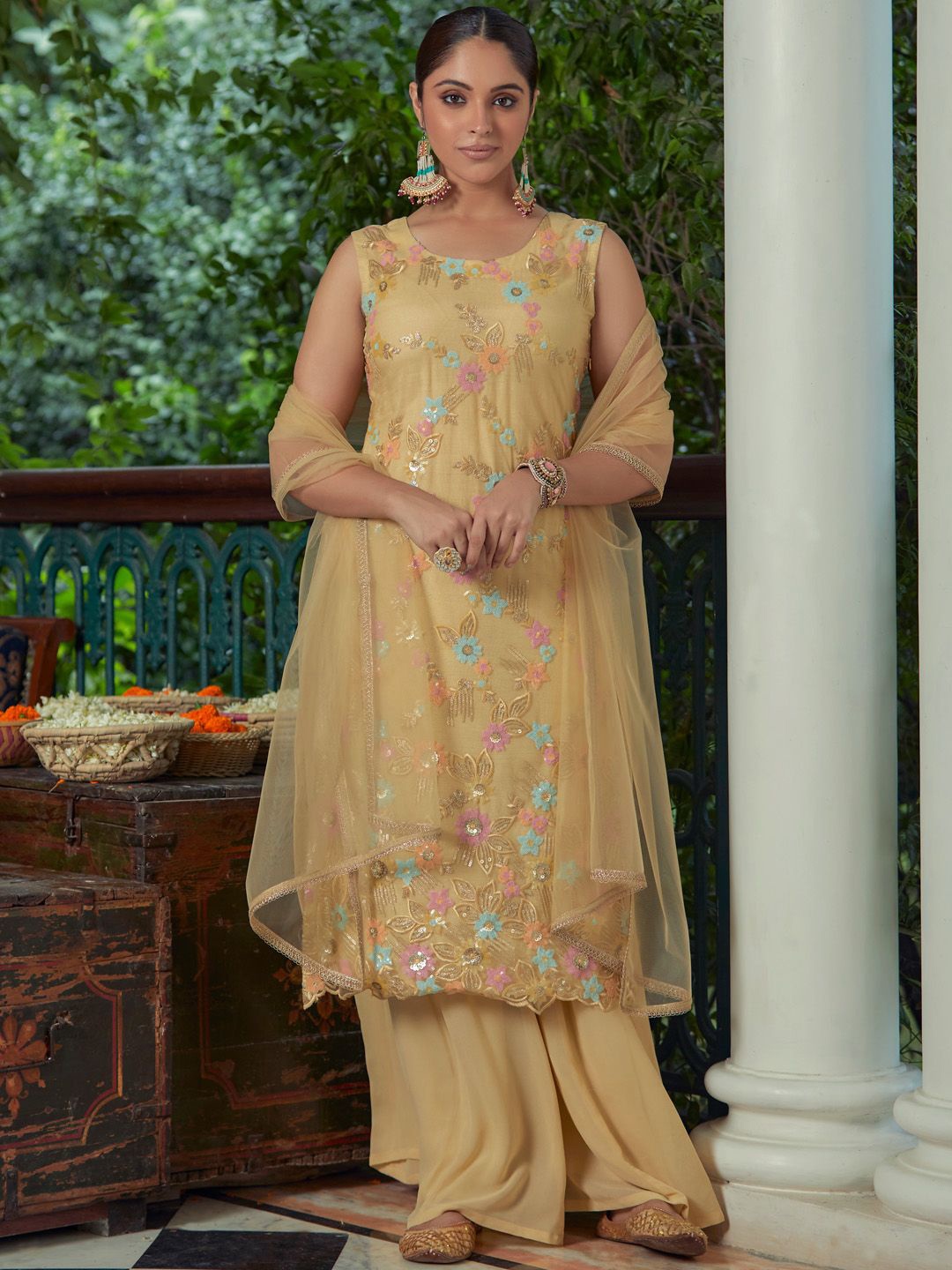 

WOMEN PLUS Floral Embroidered Sequinned Straight Kurta With Sharara & Dupatta, Yellow