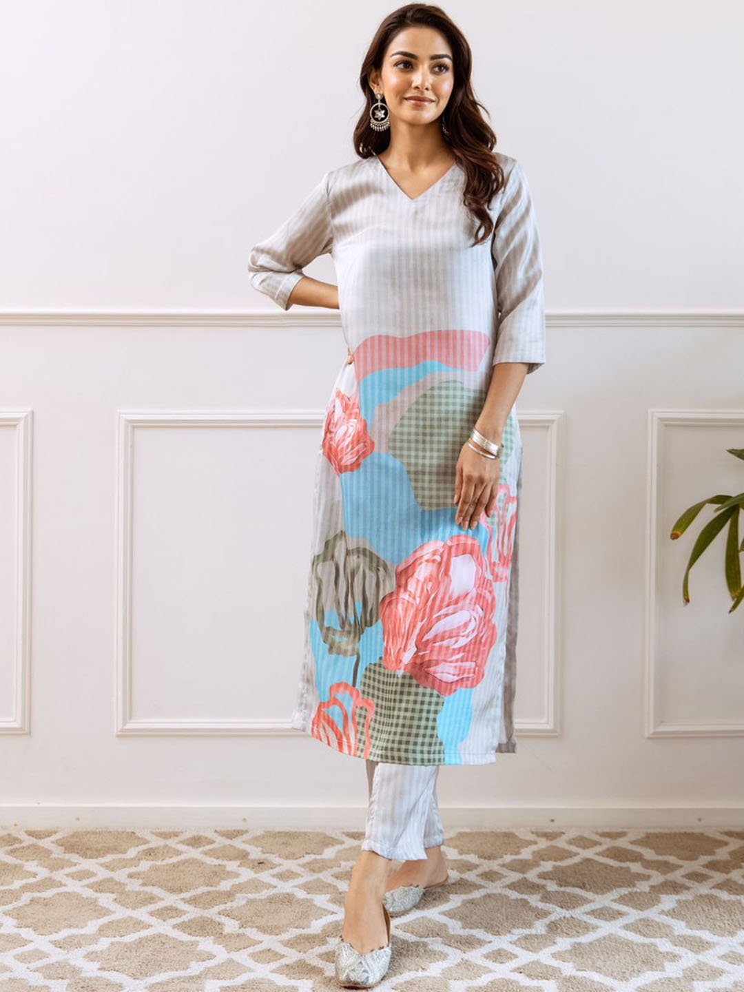 

Anouk Cream Floral Printed Straight Kurta With Trouser