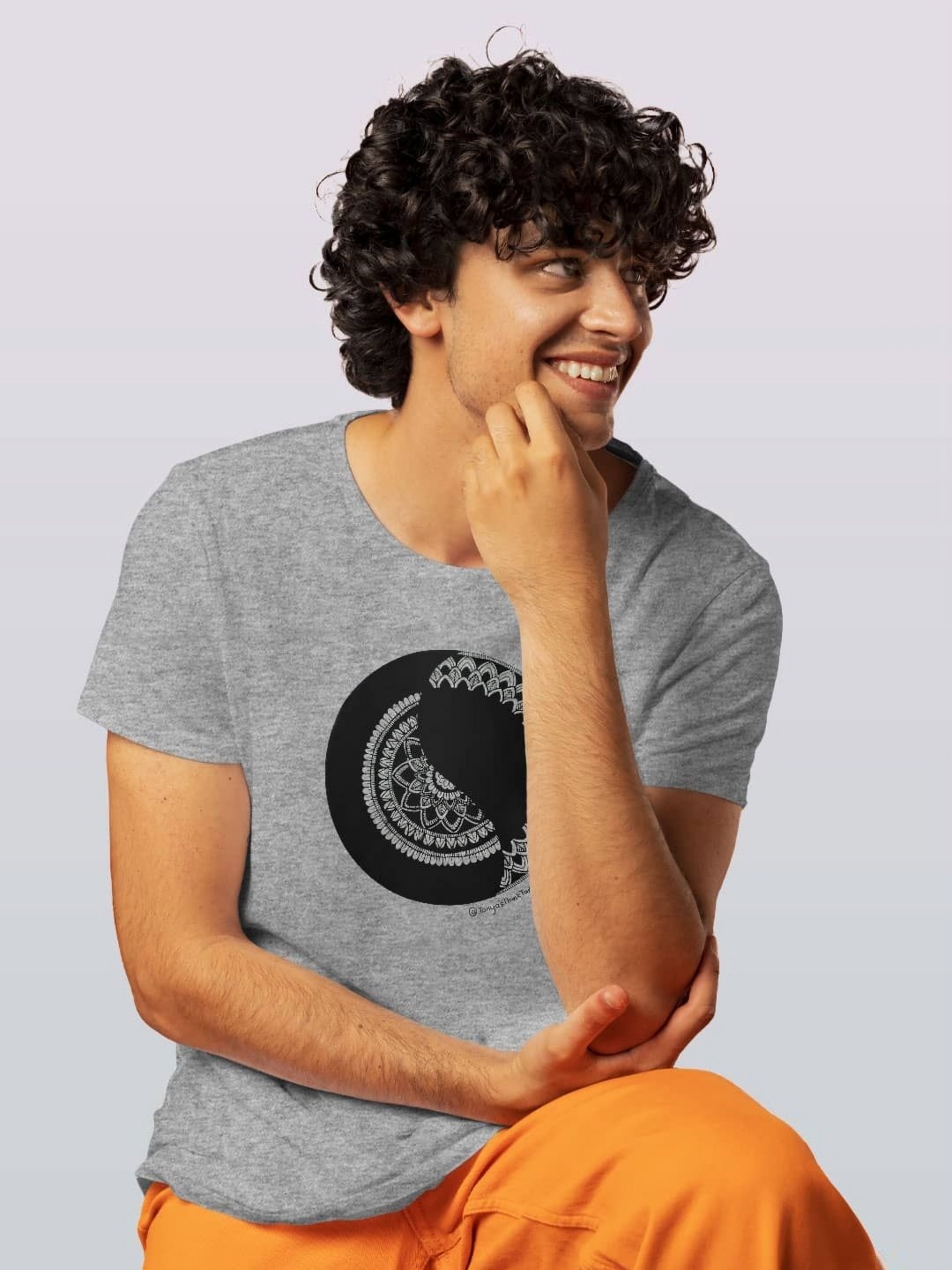 

macmerise Men Typography Printed V-Neck Pockets T-shirt, Grey