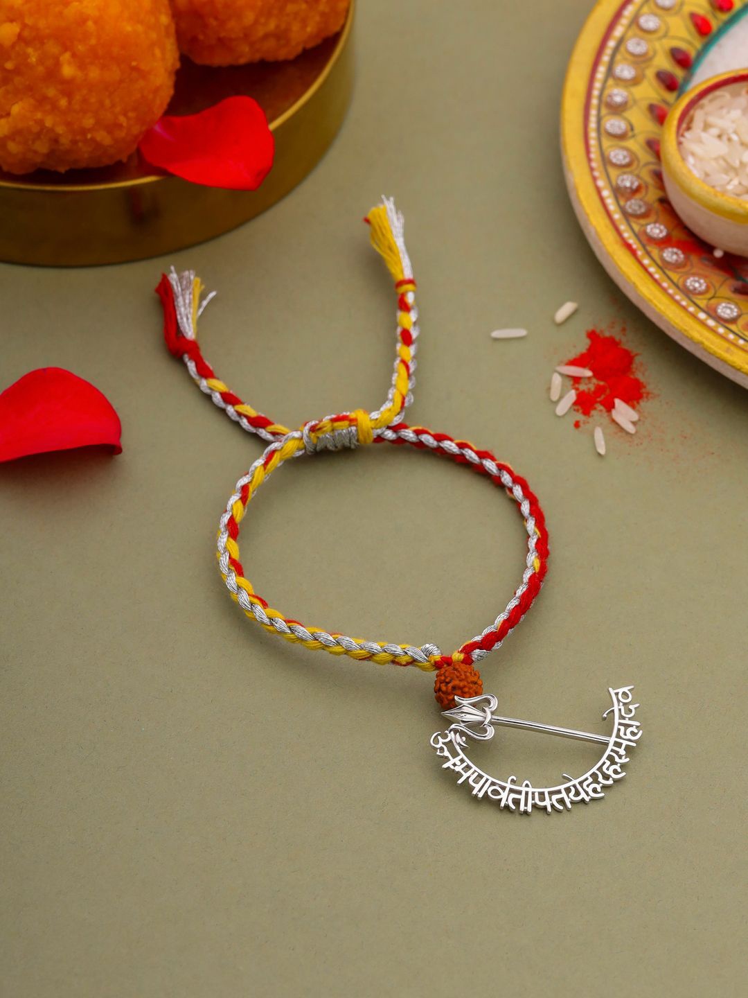 

Kicky And Perky Thread Rakhi, Silver