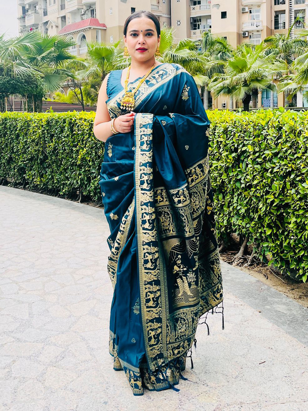 

Mitera Woven Design Zari Banarasi Saree, Blue