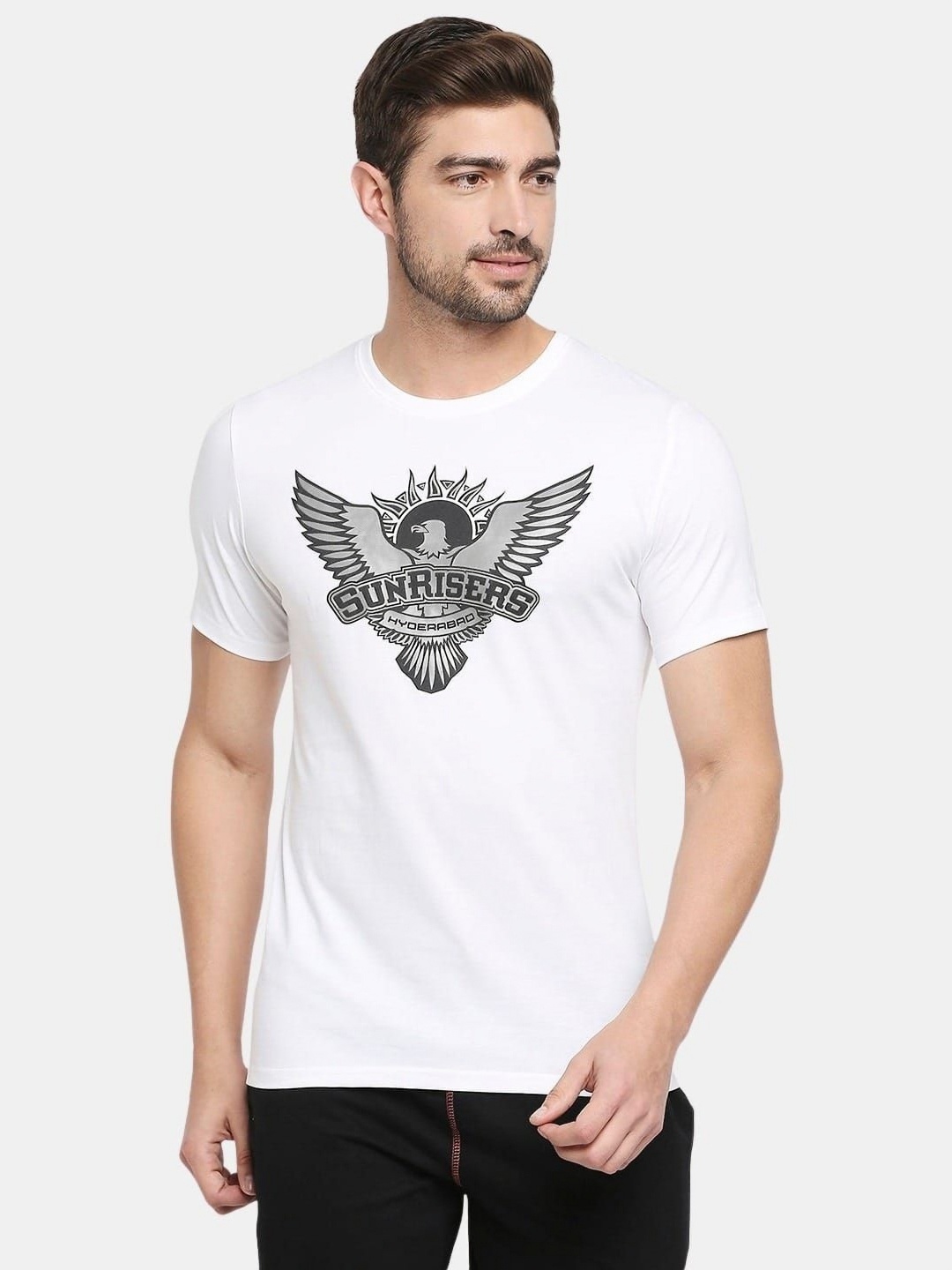 

macmerise Men Printed Applique T-shirt, White