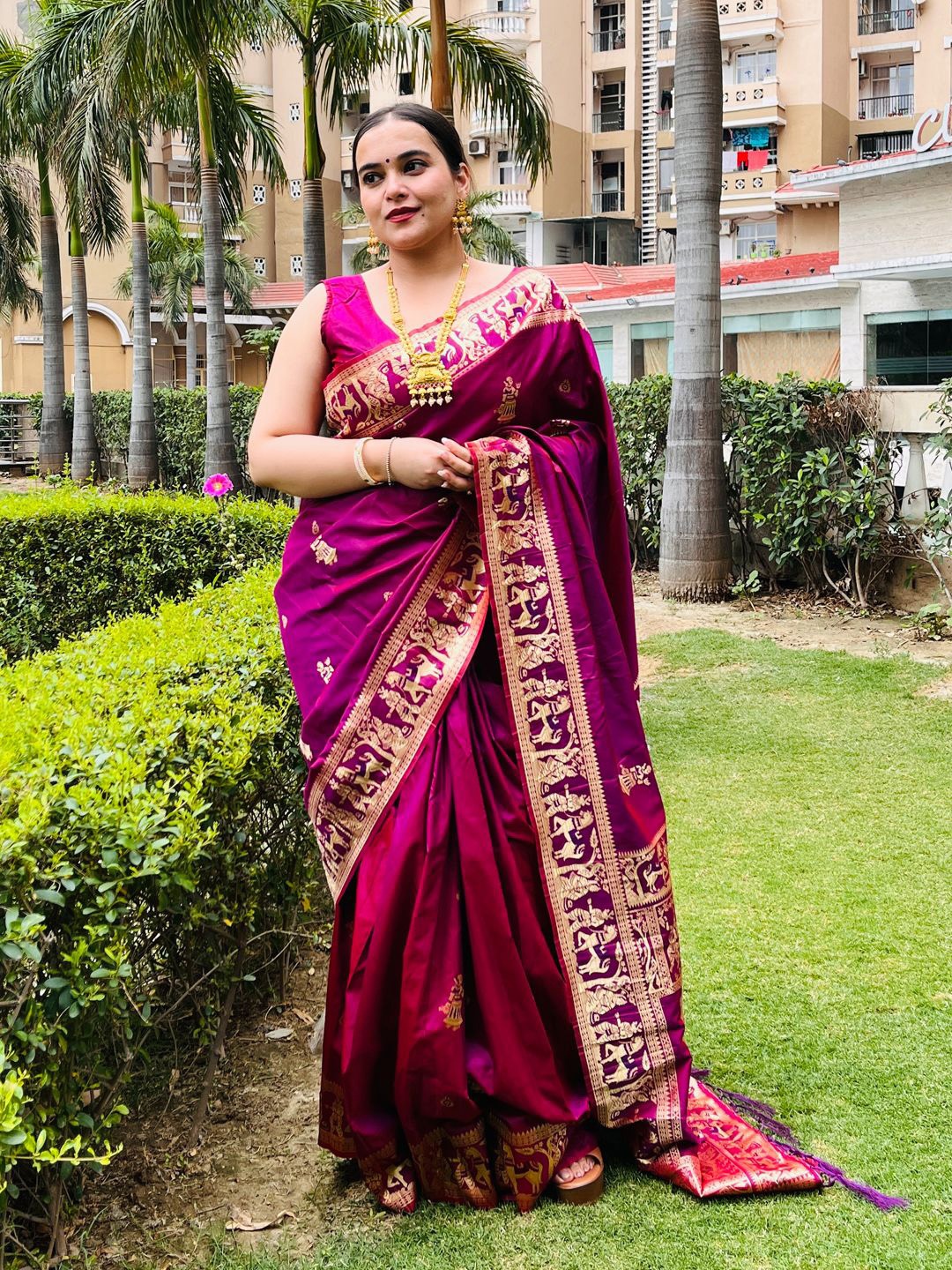 

Mitera Ethnic Motif Zari Woven Banarasi Saree, Rose