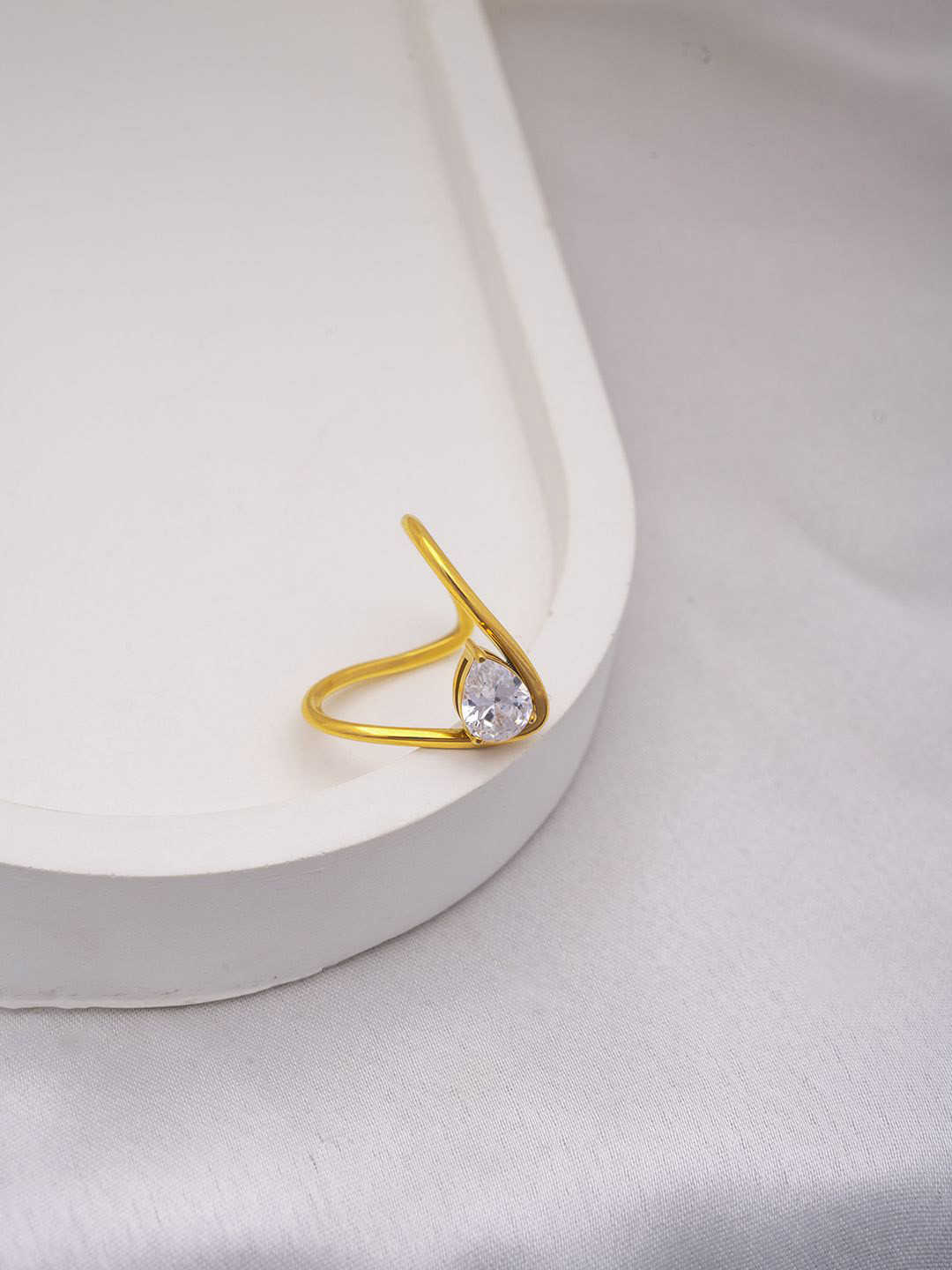 

Perfectly Average Women 18K Gold Plated JewelleryDiamond Curved Ring
