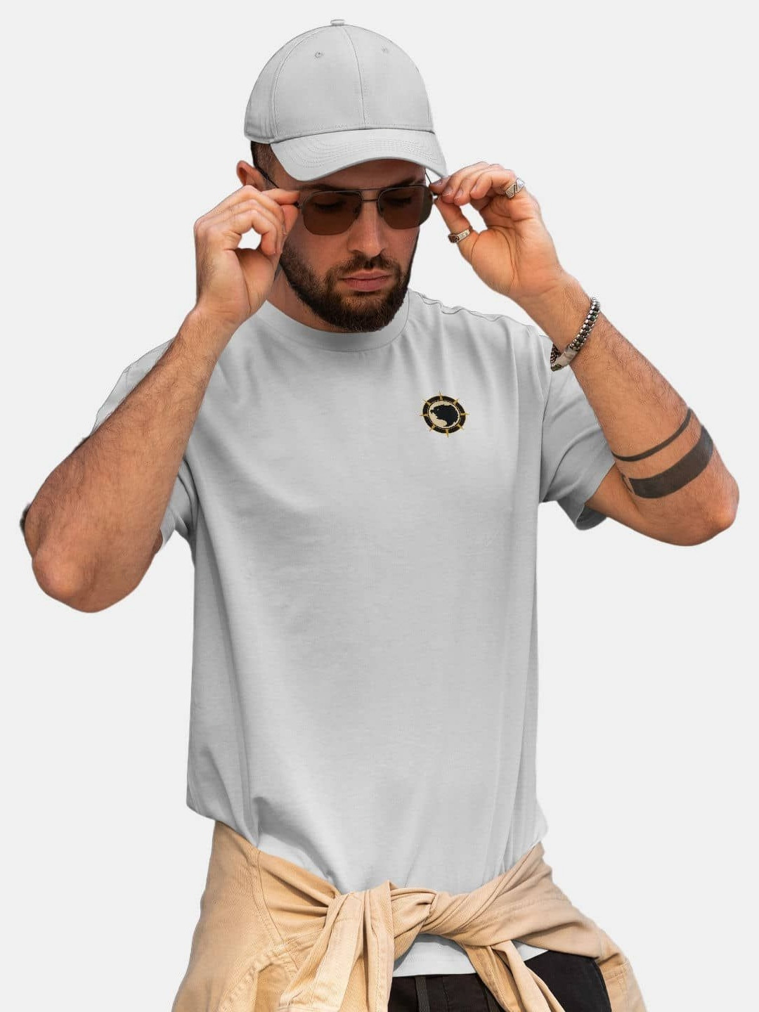

macmerise Men Extended Sleeves Applique T-shirt, White
