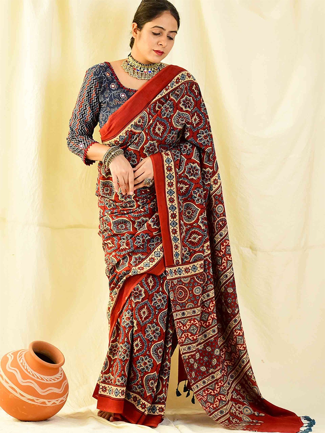 

Sundarii Ethnic Motifs Pure Cotton Block Print Saree, Maroon