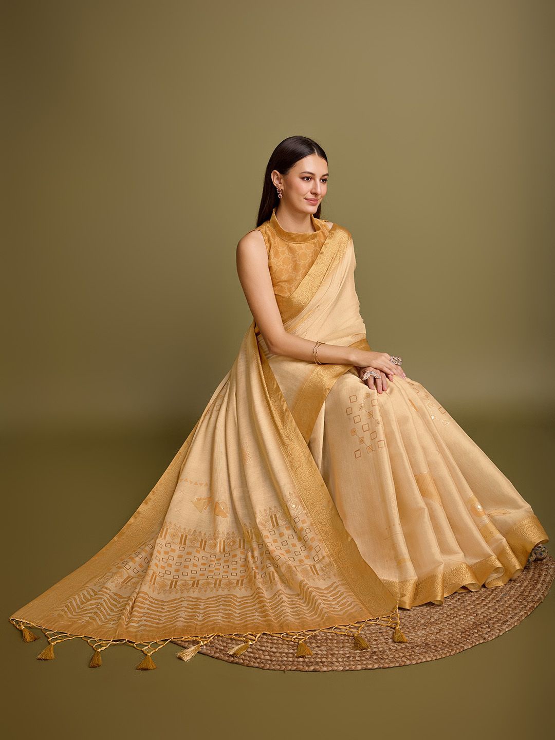 

Ishin Zari Woven Embroidered Saree, Yellow