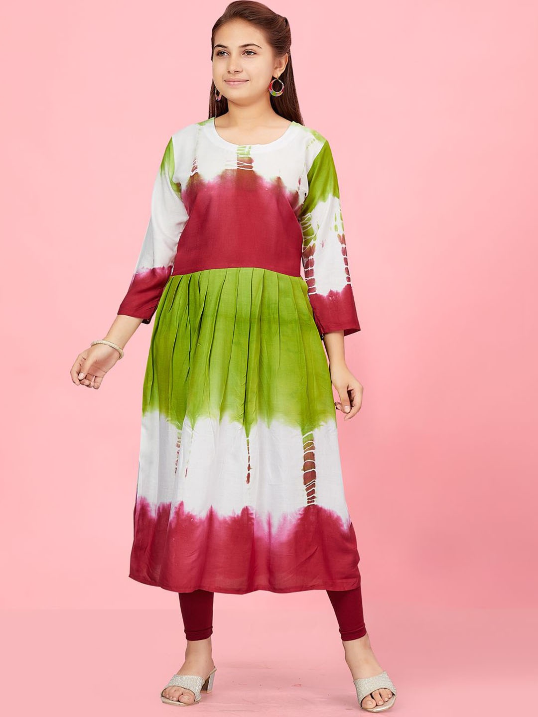 

BAESD Girls Tie & Dye Round Neck Cotton A-Line Kurta, Maroon