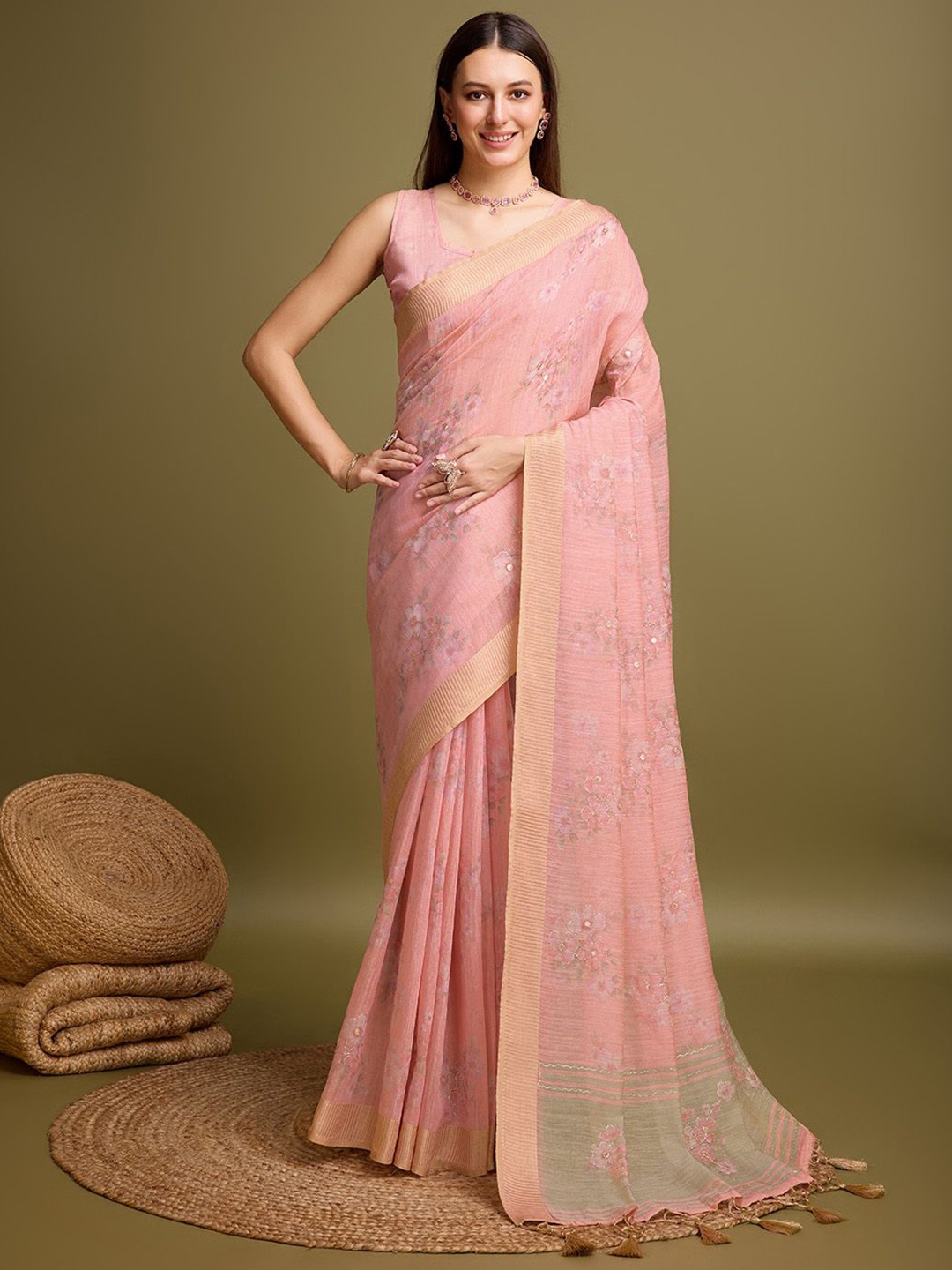 

Ishin Floral Tissue Saree with Tassels, Pink