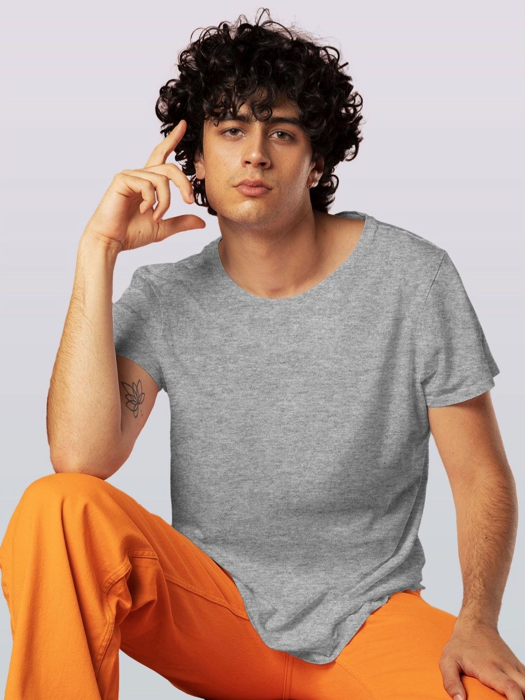 

macmerise Men Colourblocked Applique T-shirt, Grey