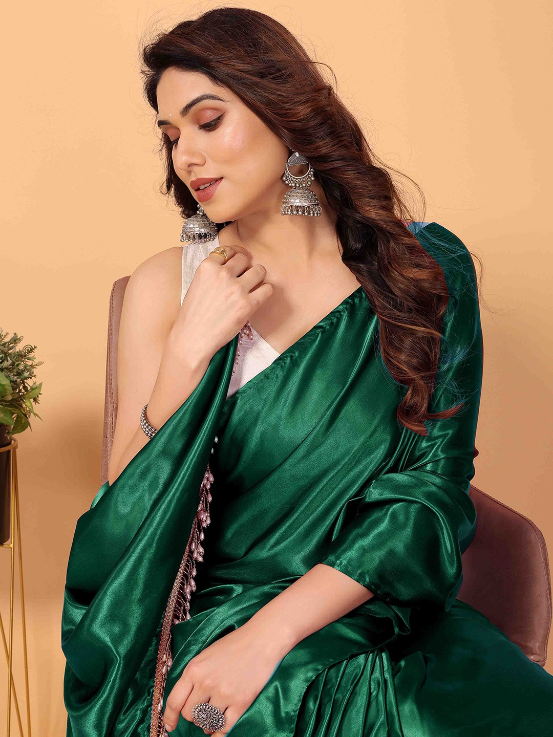 

ANJAVI FASHION Beads and Stones Satin Saree, Green