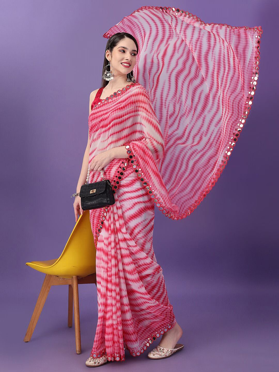 

QVAZOR Tie and Dye Mirror Work Pure Georgette Saree, Red