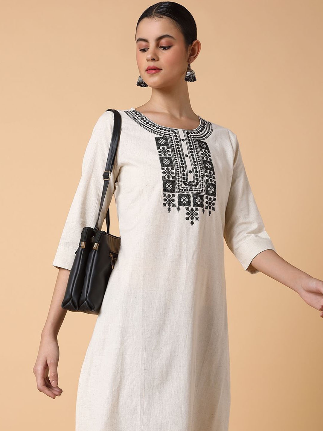 

SHOWOFF Geometric Yoke Design Thread Work Straight Kurta, Cream