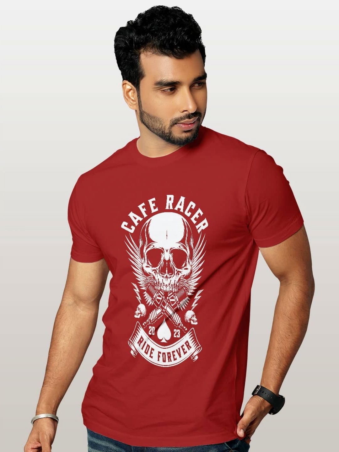 

macmerise Men Typography Printed Applique T-shirt, Red