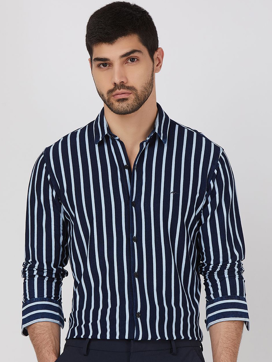 

Mufti Men Spread Collar Striped Cotton Slim Fit Casual Shirt, Navy blue