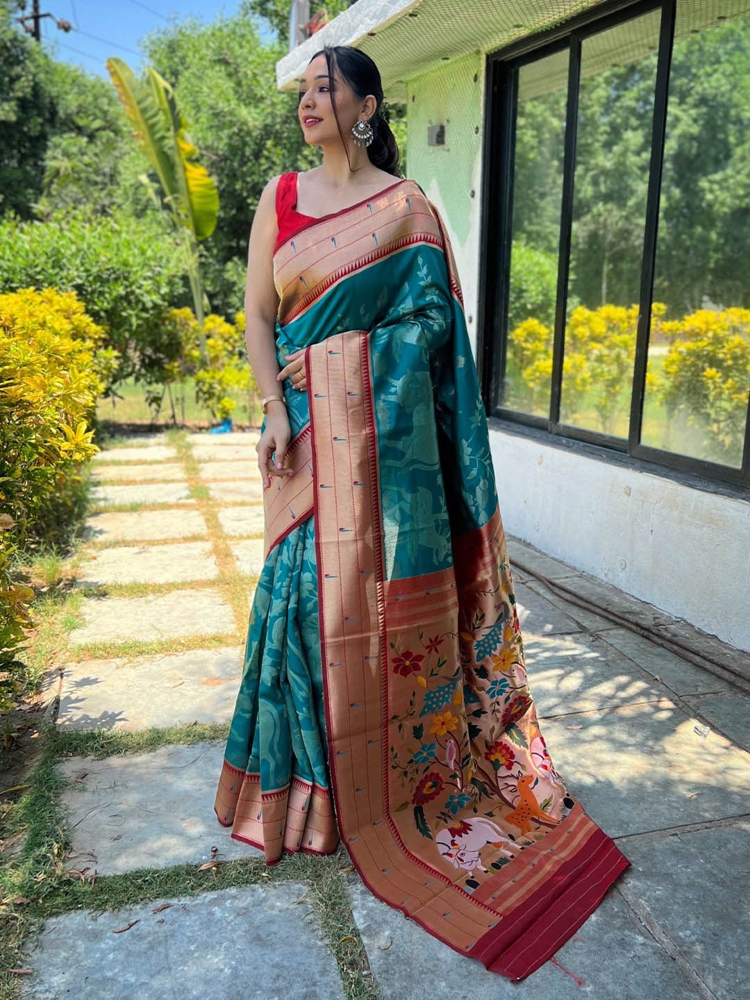 

LeeliPeeri Designer Ethnic Motif Zari Woven Paithani Saree, Teal
