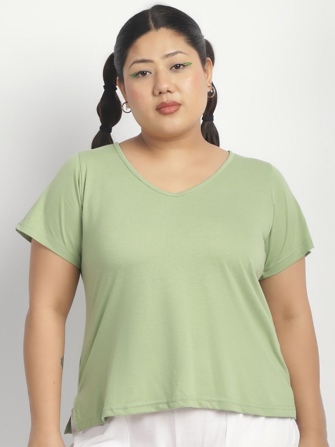 

thkgrlz Women Solid V-Neck Cotton T-shirt, Green