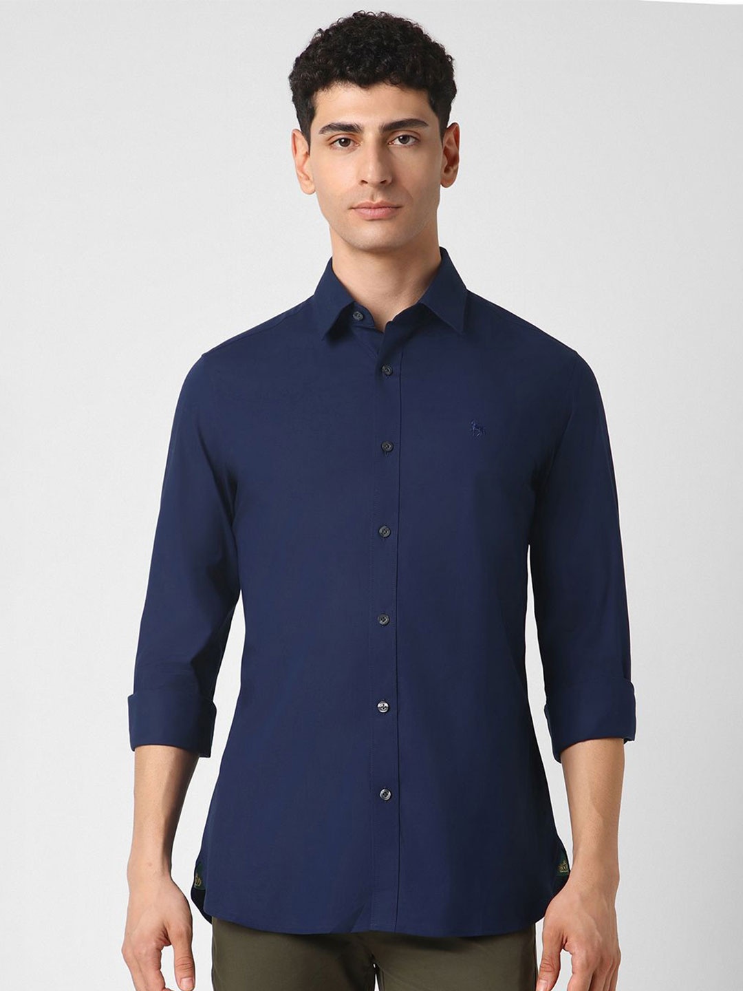 

Van Heusen Sport Men Spread Collar Solid Cotton Slim Fit Casual Shirt, Navy blue