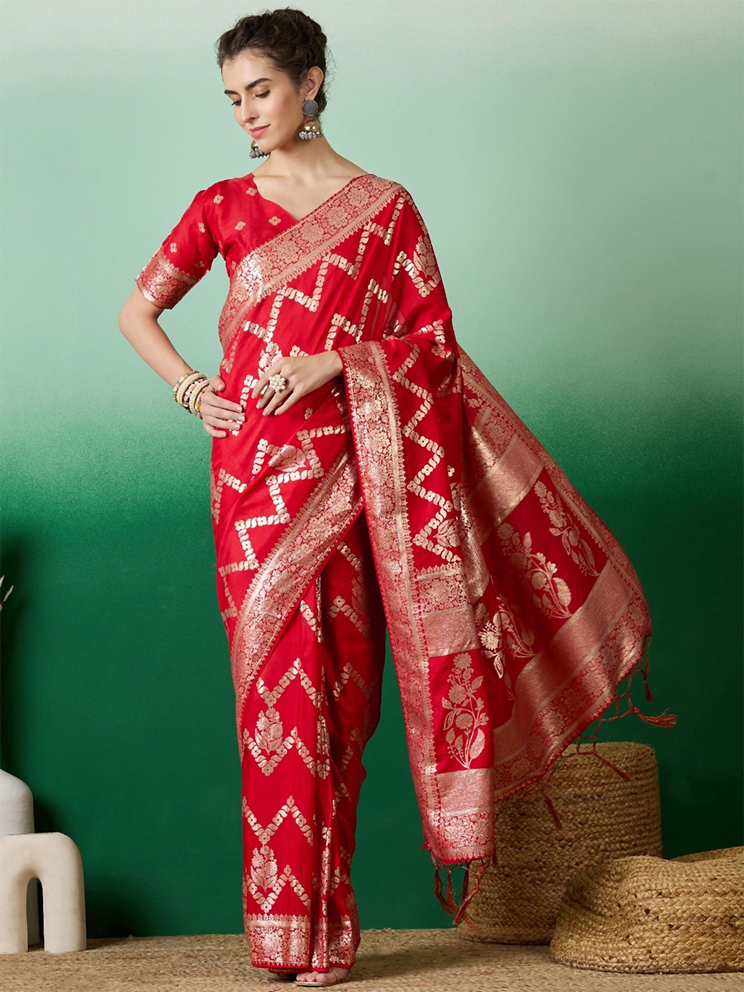 

VIRICA Woven Design Zari Saree, Red