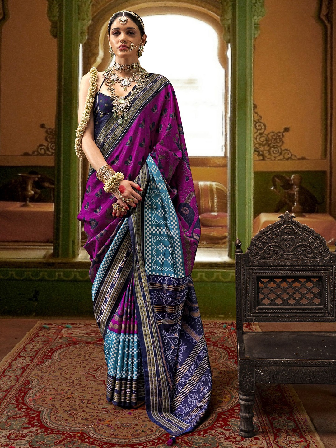 

elora Ethnic Motif Zari Woven Patola Saree, Purple