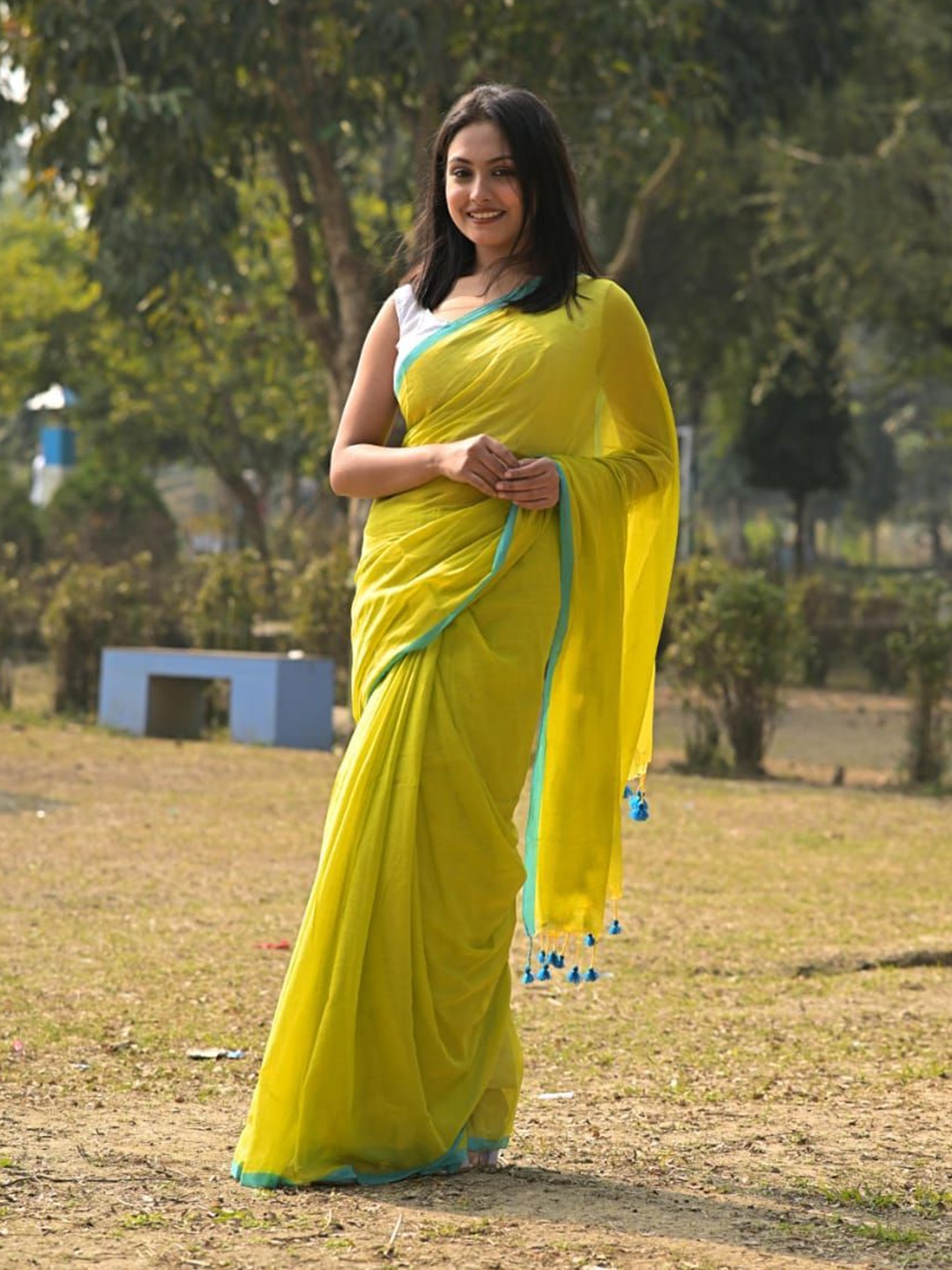 

Ruuprekha Pure Cotton Khadi Saree, Lime green