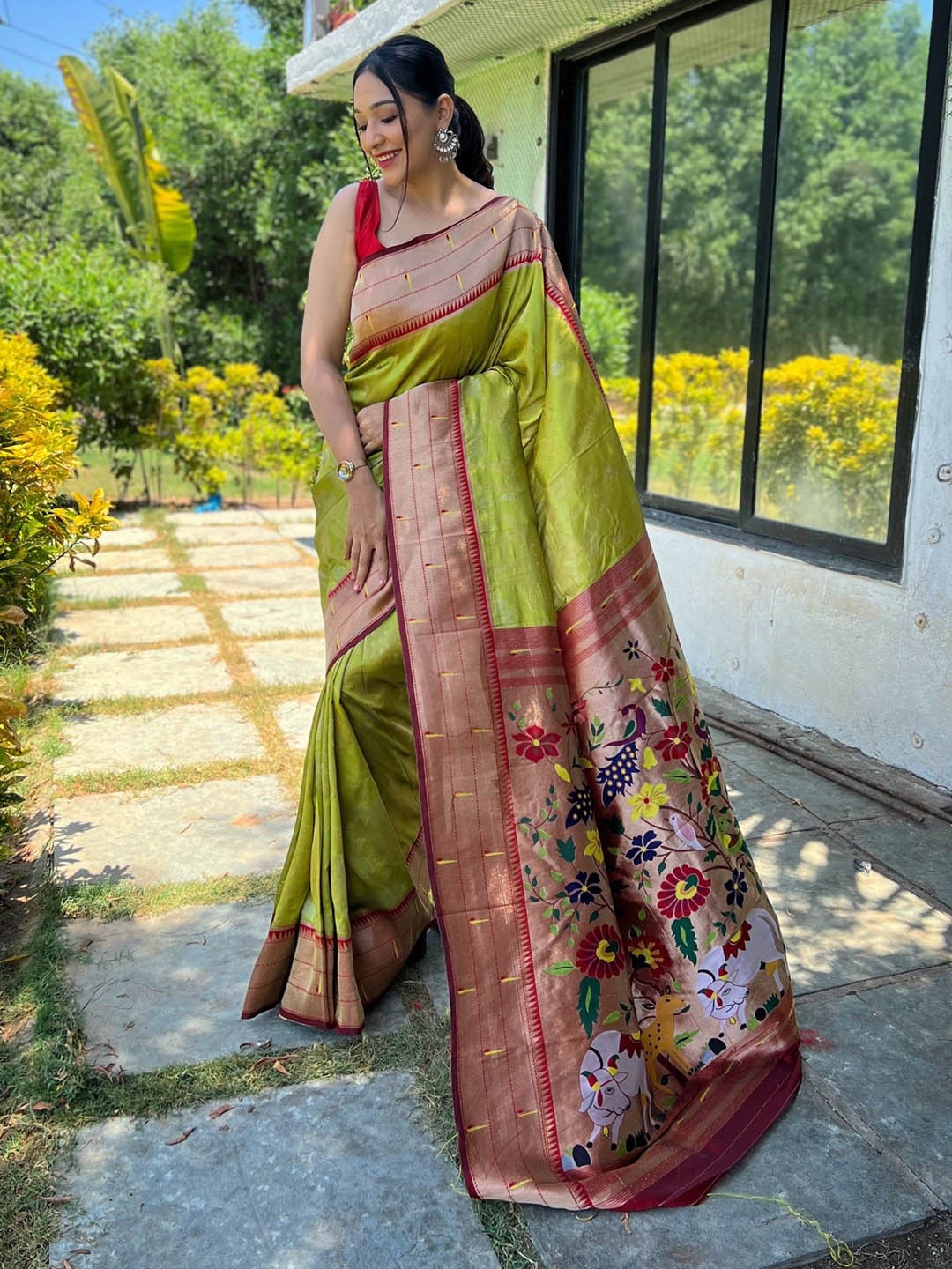 

LeeliPeeri Designer Ethnic Motif Zari Woven Paithani Saree, Olive