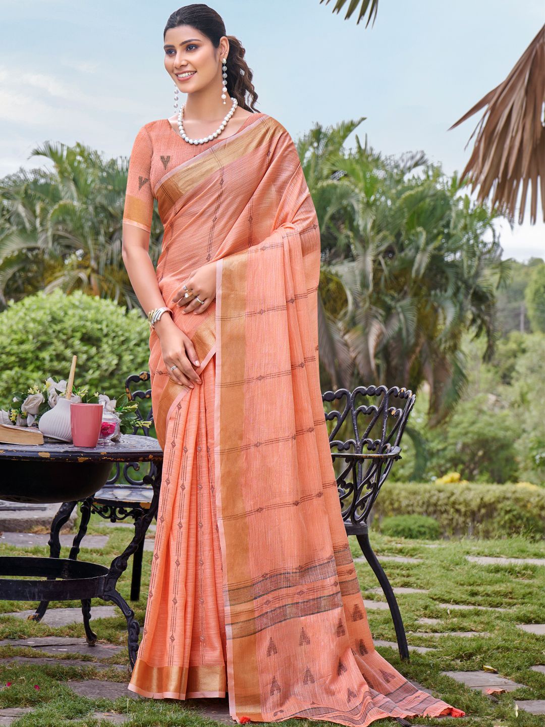 

Fashion Petals Striped Zari Saree, Peach