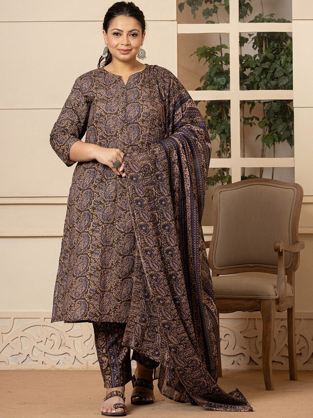 

Yufta Plus Size Paisley Printed Pure Cotton Straight Kurta With Trousers & Dupatta, Olive