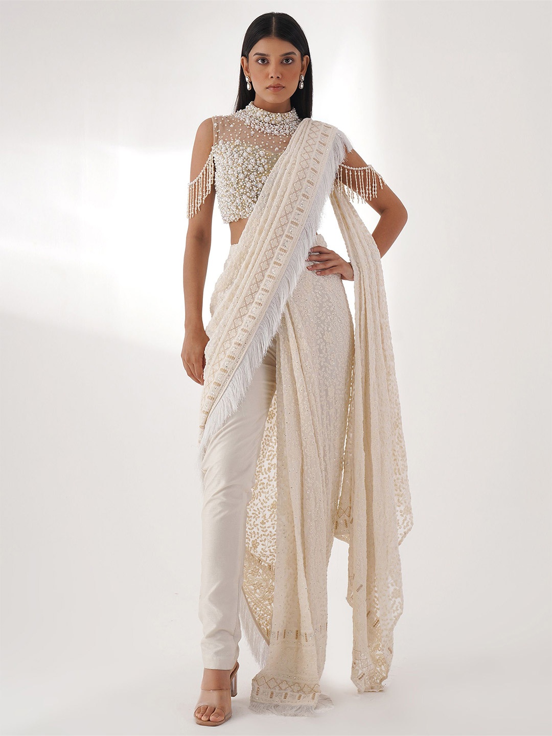 

Chaashni by Maansi & Ketan Floral Sequinned Saree, White