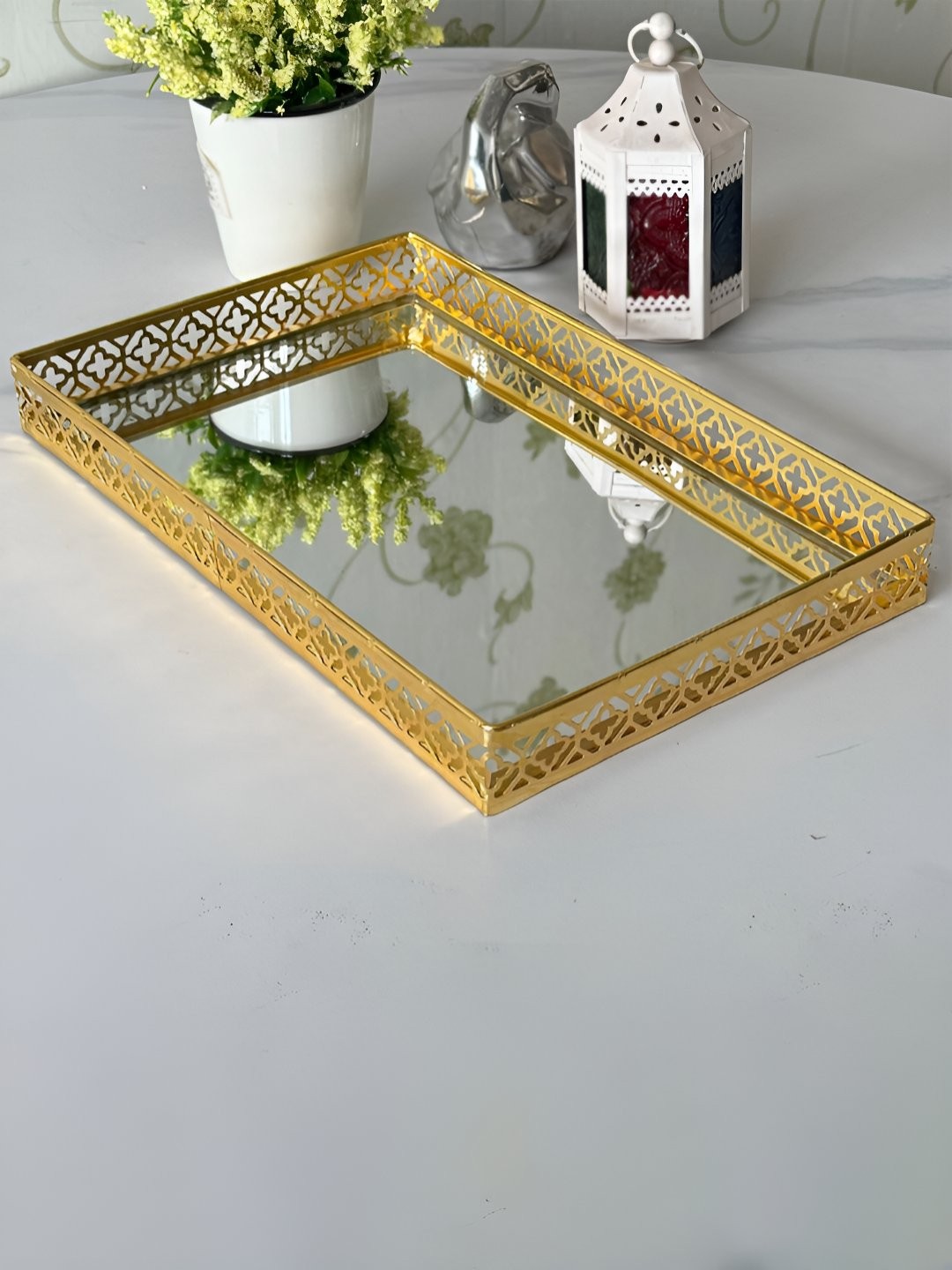 

Art Street Transparent Glass Rectangular Serving Tray, Gold