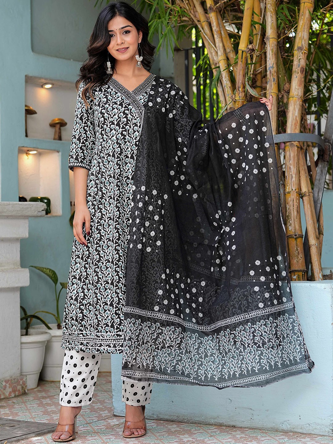 

VINDYAVASINI Floral Printed Sequinned A-Line Kurta with Trousers & Dupatta, Black