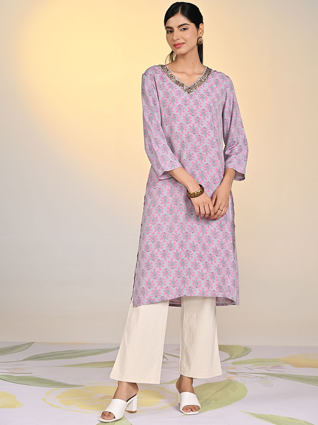 

Lakshita Floral Printed V Neck Sequinned Straight Kurta, Grey