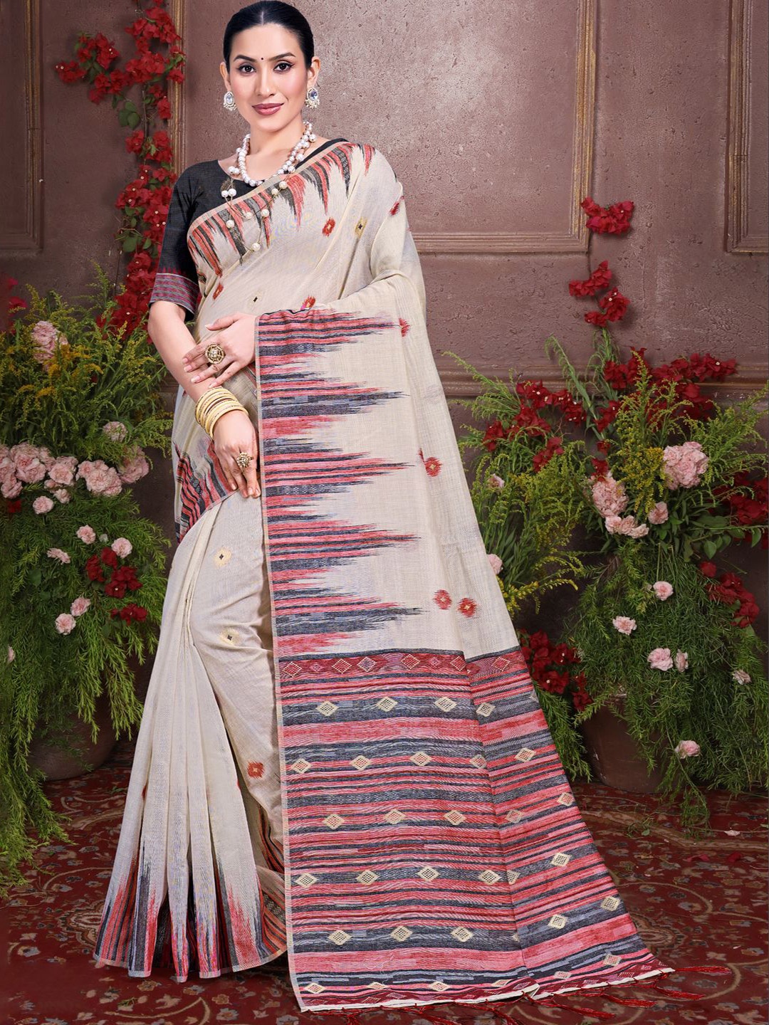 

SANGAM PRINTS Woven Design Zari Silk Blend Tussar Saree, Cream