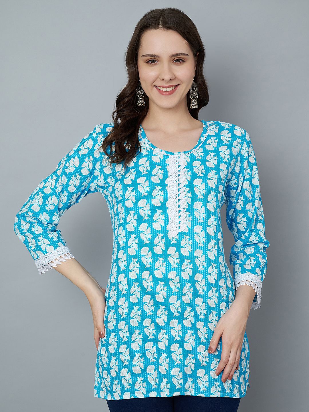 

Trend Level Floral Embroidered Kurti, Sea green