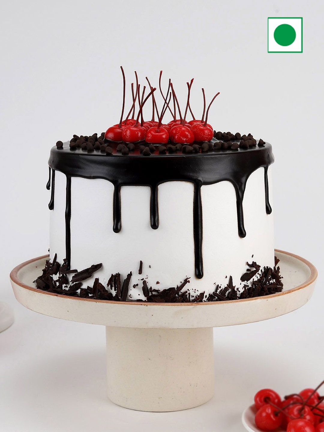 

IGP Black Forest Flavour Eggless Round Cake- 1Kg, White