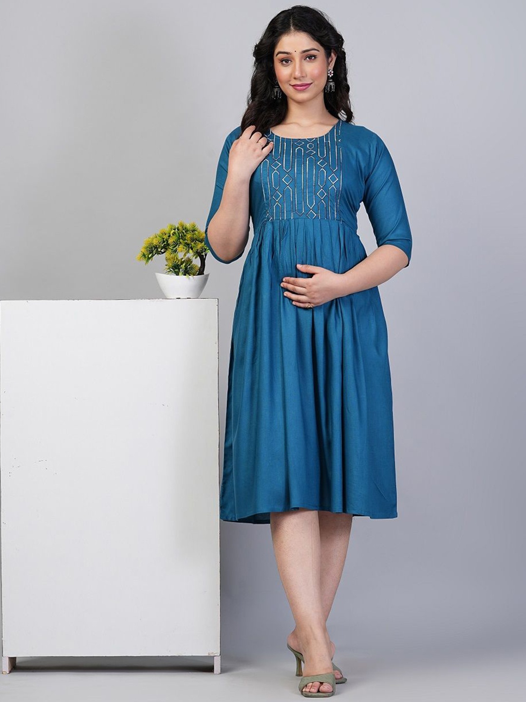 

HETSA Yoke Design Round Neck Thread Work Geometric Maternity Fit and Flare Dress, Blue