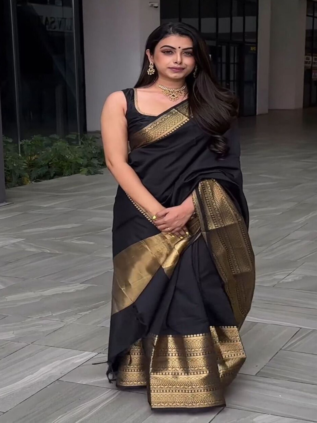 

Sanwariya Silk Zari Woven Chanderi Saree, Black