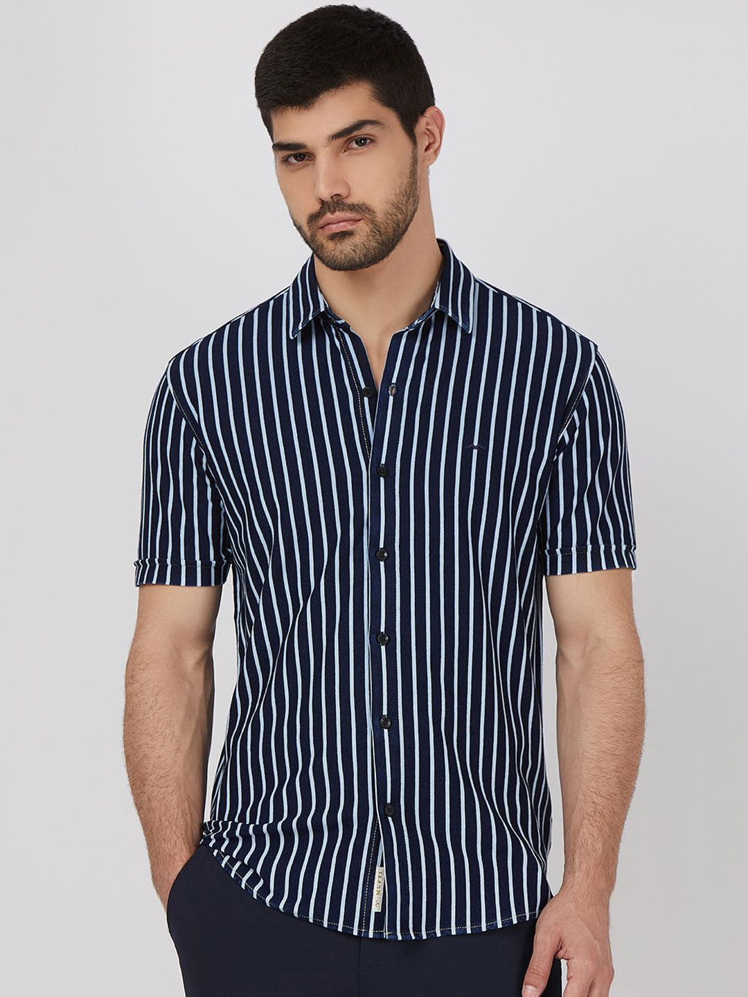 

Mufti Men Spread Collar Striped Cotton Slim Fit Casual Shirt, Navy blue