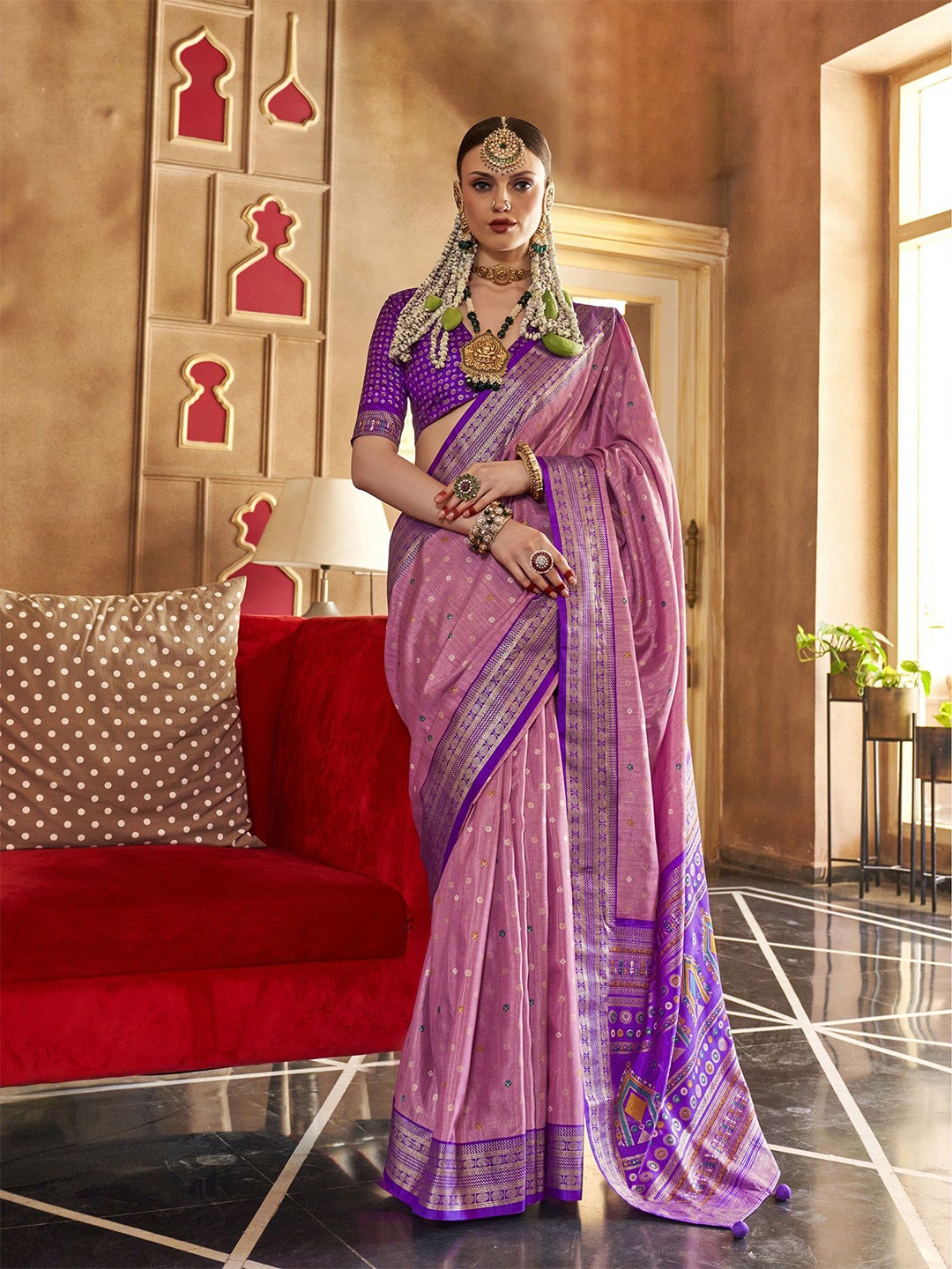 

elora Woven Design Zari Patola Saree, Pink