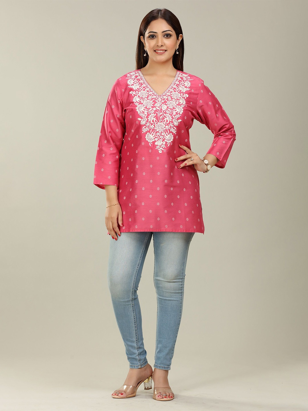 

COTTON CULTURE Floral Embroidered V-Neck Kurti, Pink