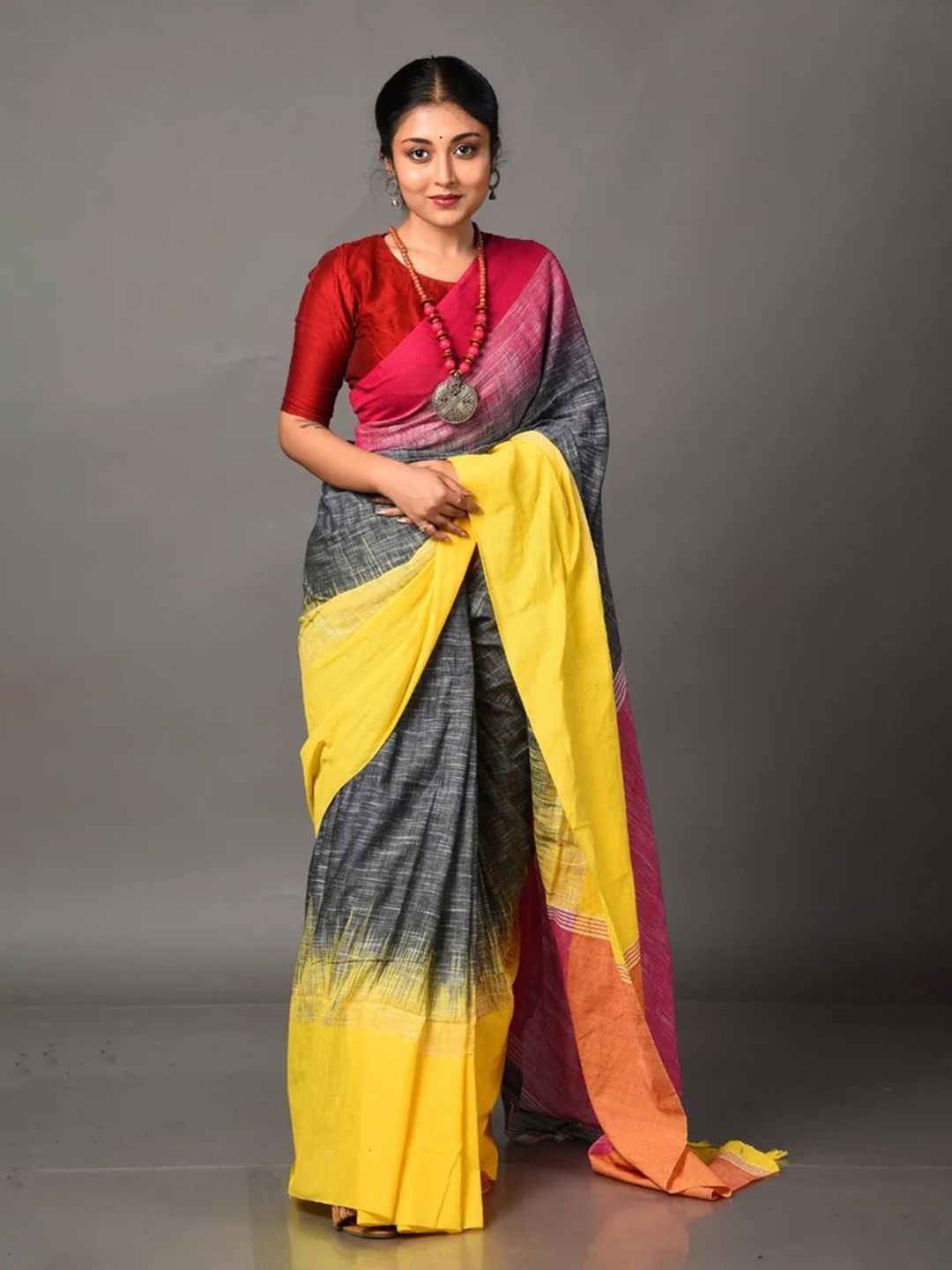 

Ruuprekha Khadi Woven Design Pure Cotton Traditional Saree, Grey