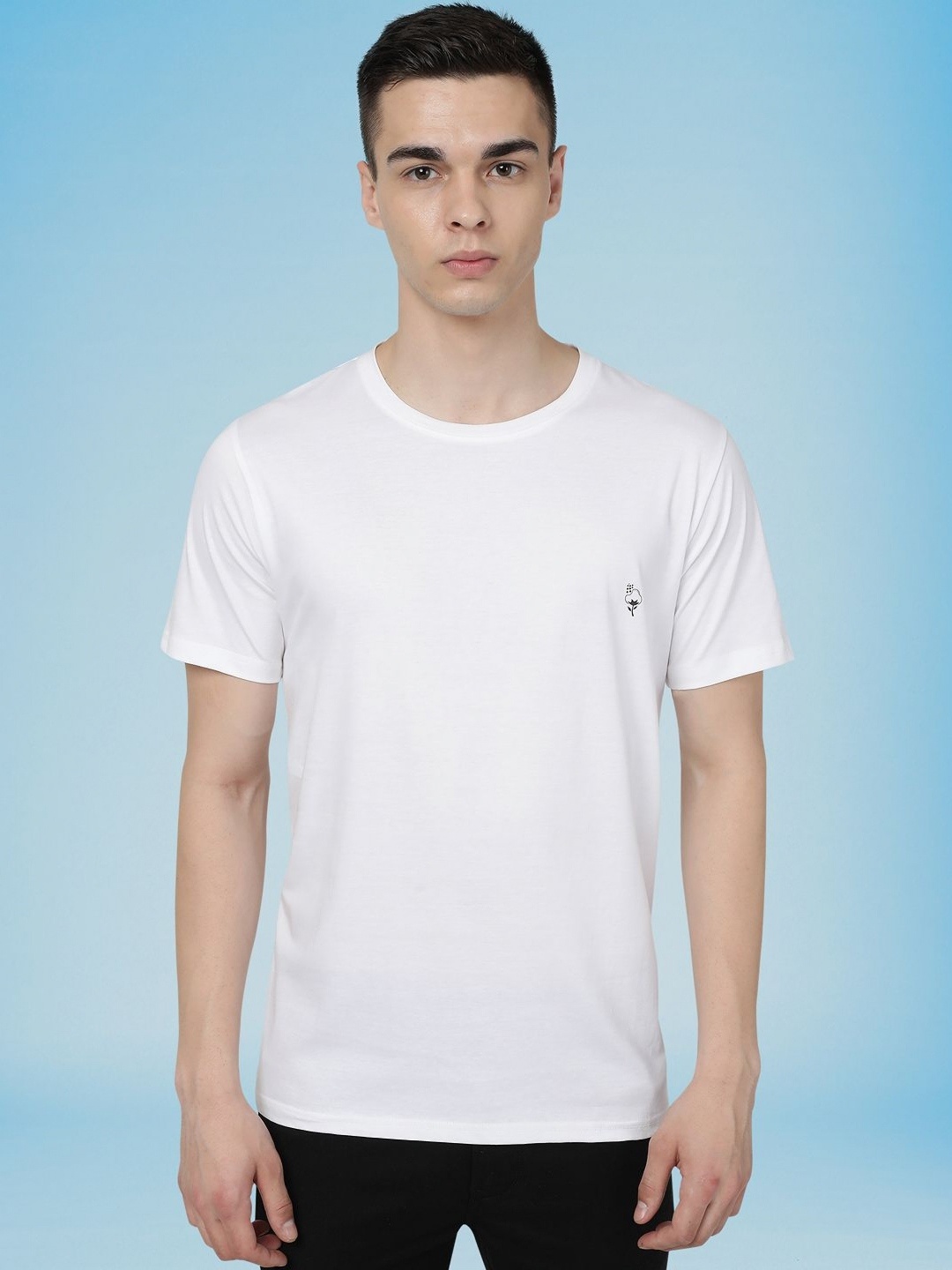 

MANTICORE Men Solid Round Neck Cotton T-shirt, White