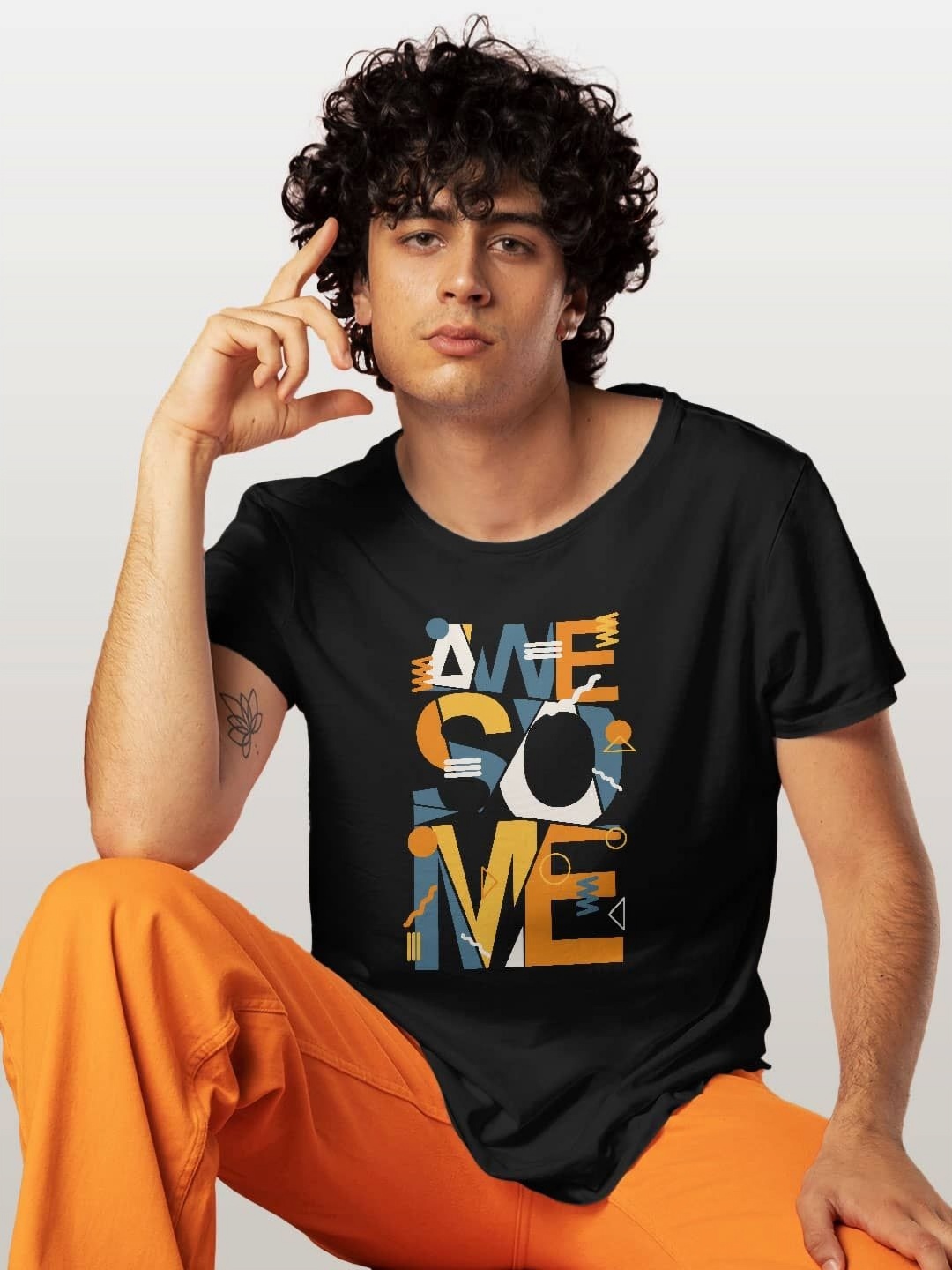 

macmerise Men Typography Printed Extended Sleeves Pockets T-shirt, Black