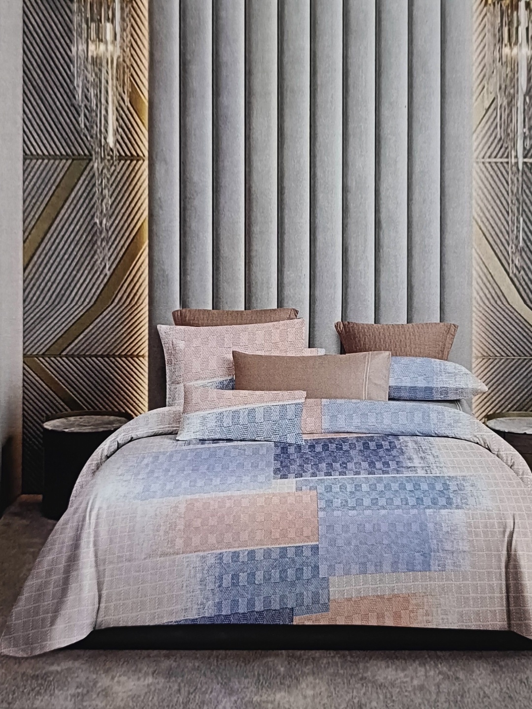 

Signature Blue & Peach-Coloured Geometric 160 TC King Bedsheet with 2 Pillow Covers