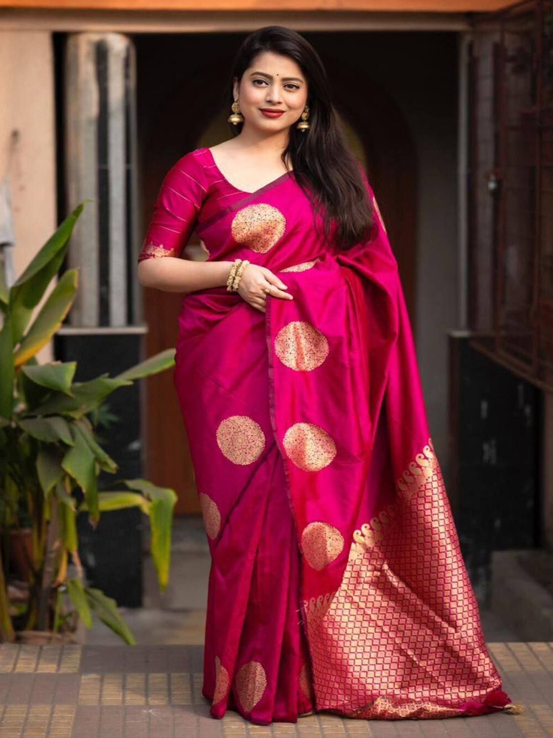 

Sanwariya Silk Woven Design Zari Chanderi Saree, Peach